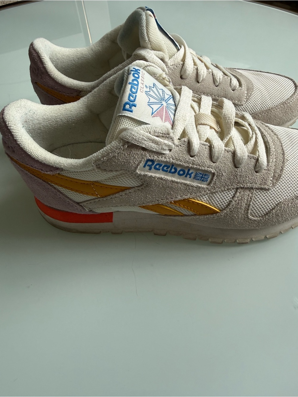 Reebok women’s size 7 pink, red, orange shoes